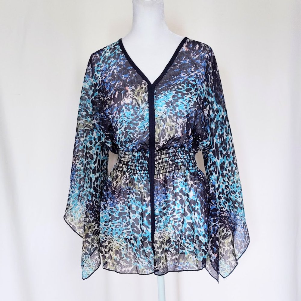 Romeo & Juliet Bell Sleeve Couture Top Size Medium Multi Color